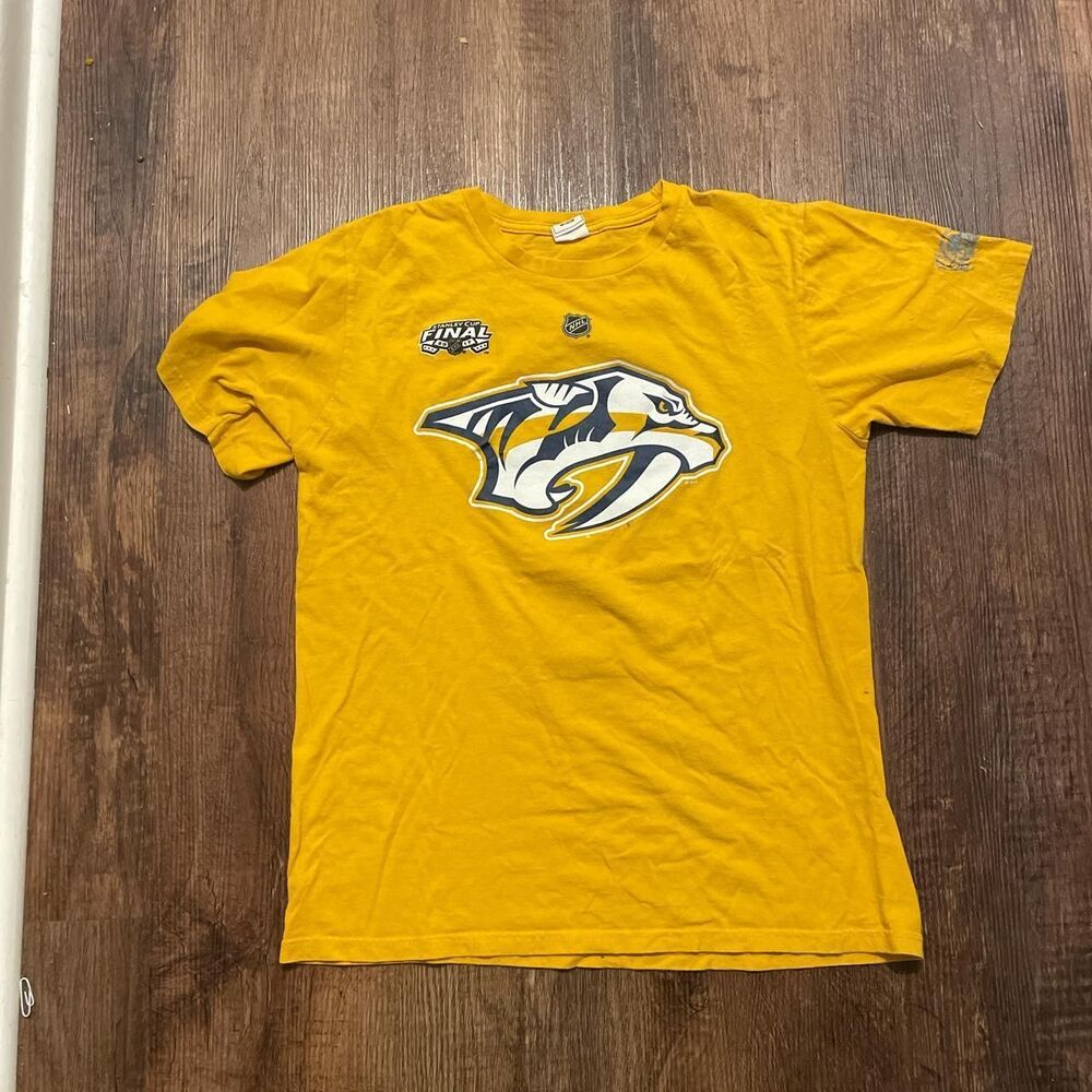 Nashville Predators (Women's Medium) Game T-shirt